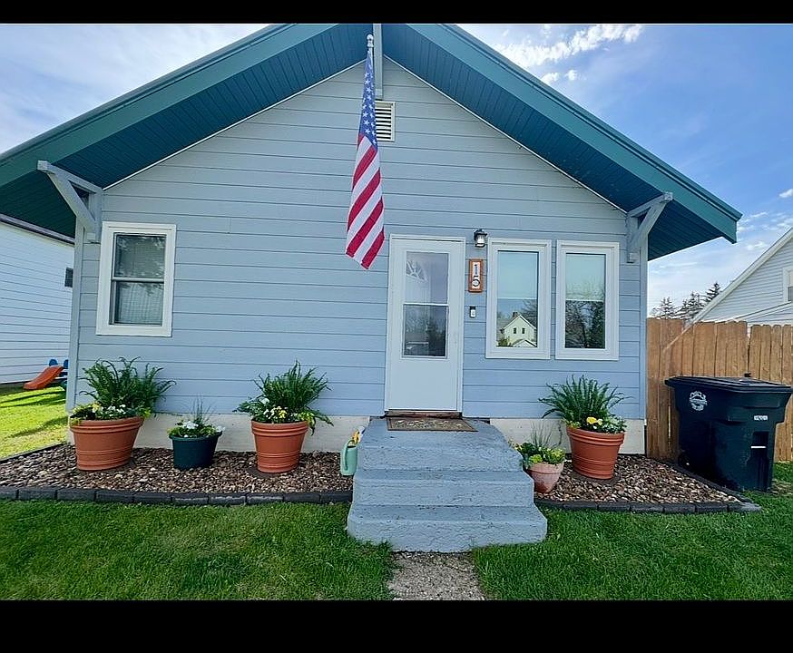 1st image of 15 Winther St