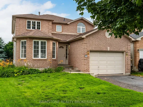 28 Selkirk Cres, Barrie, ON L4N 8G2