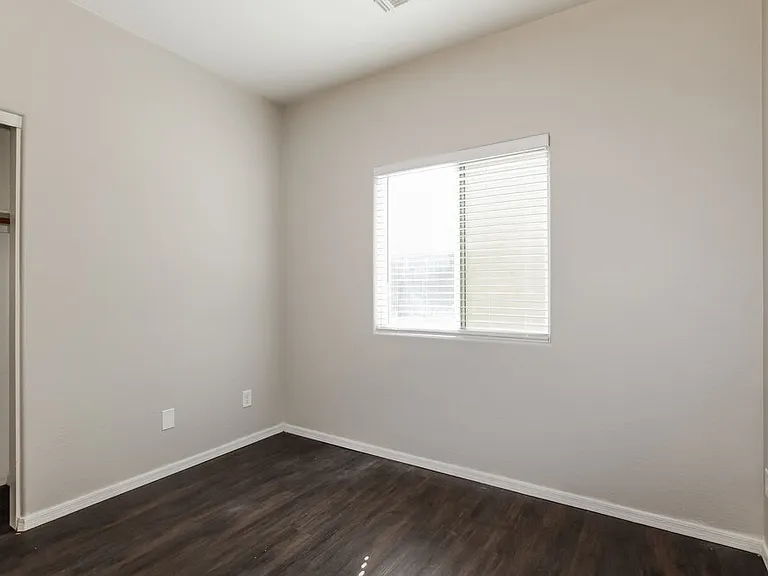 11702 W Jackson St — Photo 13