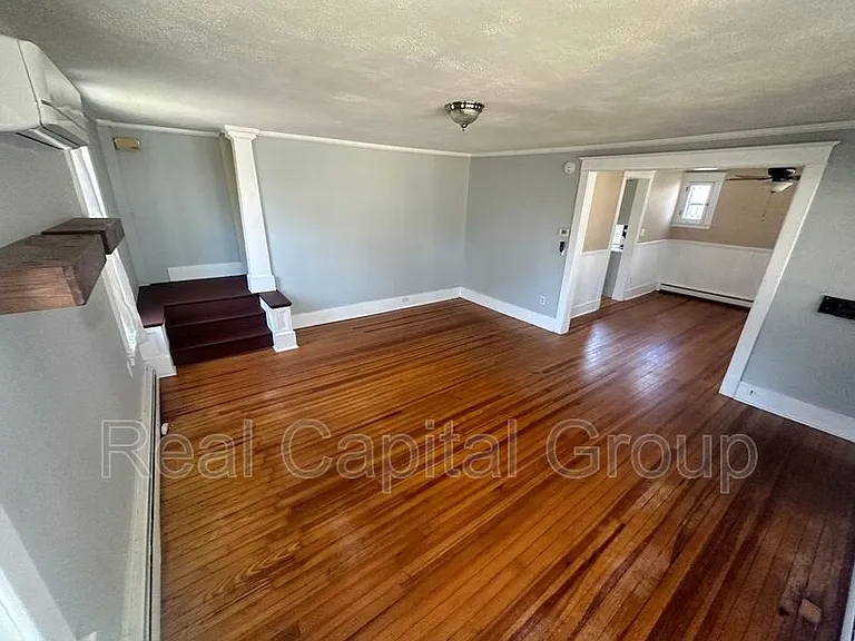 376 Kenwood Ave — Photo 16