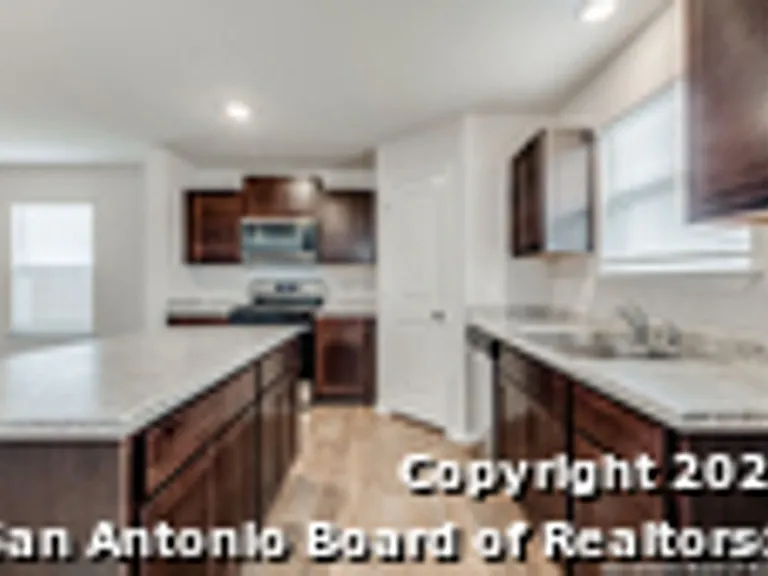 9558 Ranch Loop — Photo 4