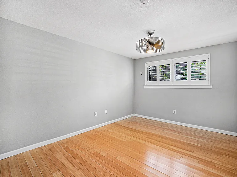 1032 N Clarkson St — Photo 2