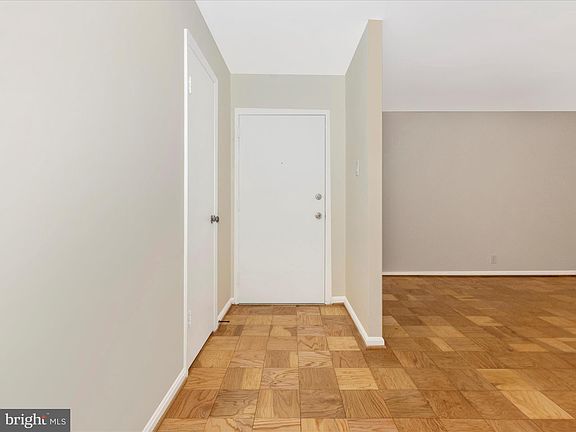 5th image of 876 Quince Orchard Blvd APT 202