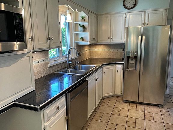 3rd image of 304 N Baltimore St APT B