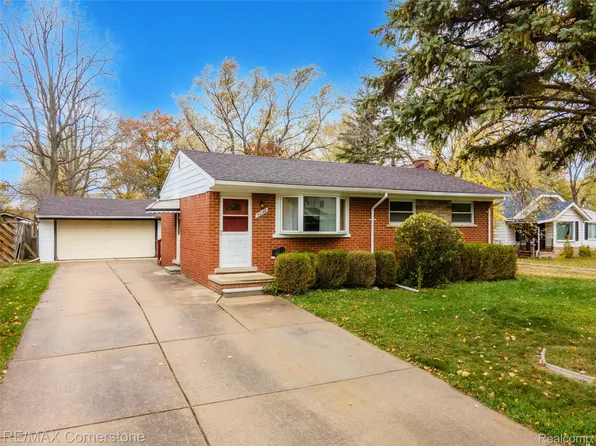 30148 John Hauk St, Garden City, MI 48135
