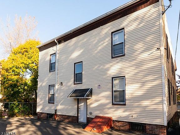 4th image of 54 N 12th St #56