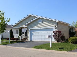 42 Rocking Horse Ln, Grayslake, IL 60030