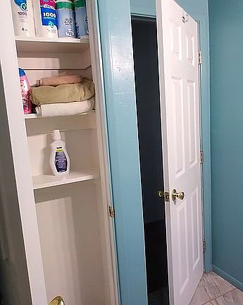 Hall bath 