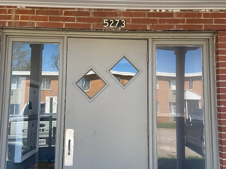 Creekside Apartments — Photo 3