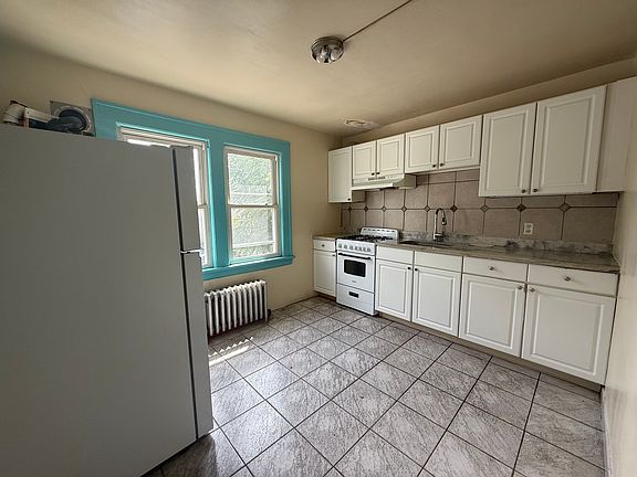 3rd image of 8-10 E Central Ave #2