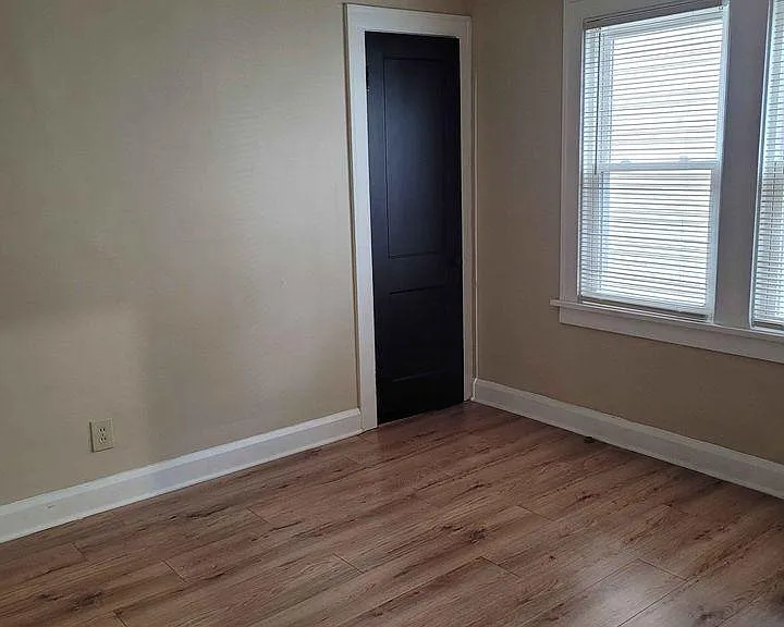 2185 Wascana Ave — Photo 6