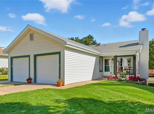 1020 Treetop Village Dr, Ballwin, MO