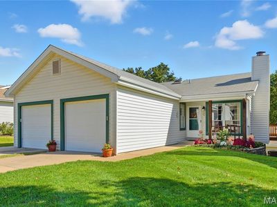 1020 Treetop Village Dr, Ballwin, MO, 63021