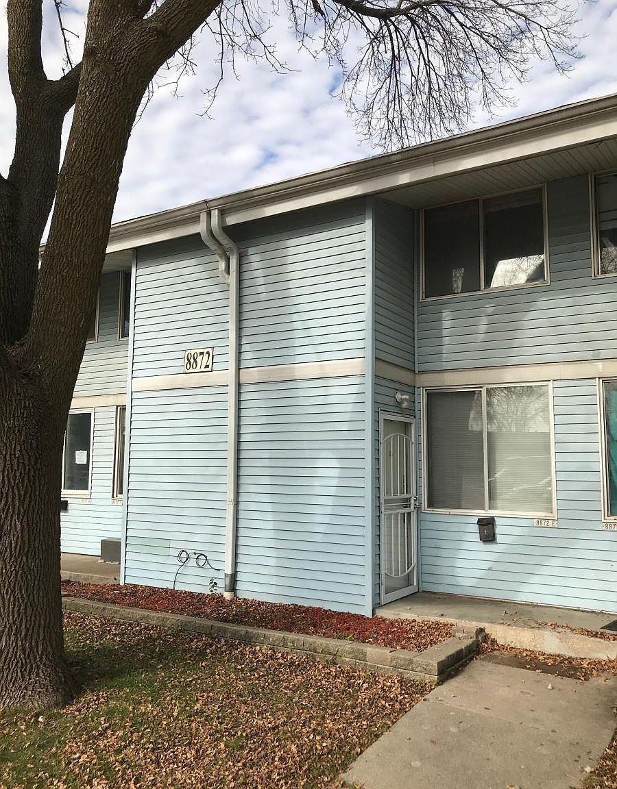 8872 N 95th St, Milwaukee, WI 53224 | Zillow