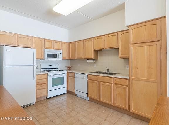 4th image of 3401 N Carriageway Dr Unit 305