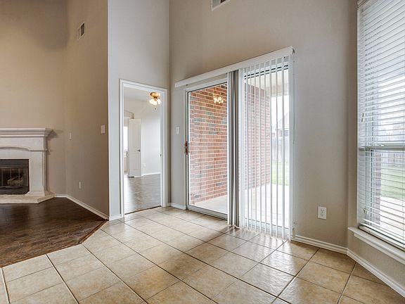 3rd image of 12928 Glenville Ct