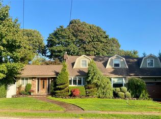 251 Roosevelt Ave, Massapequa Park, NY 11762