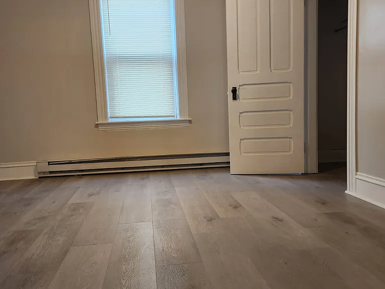 72 Esther St #1 — Photo 7