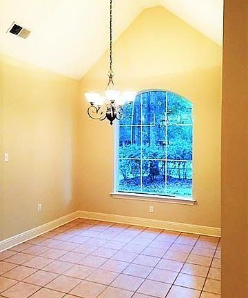 4th image of 34 Hickory Dr