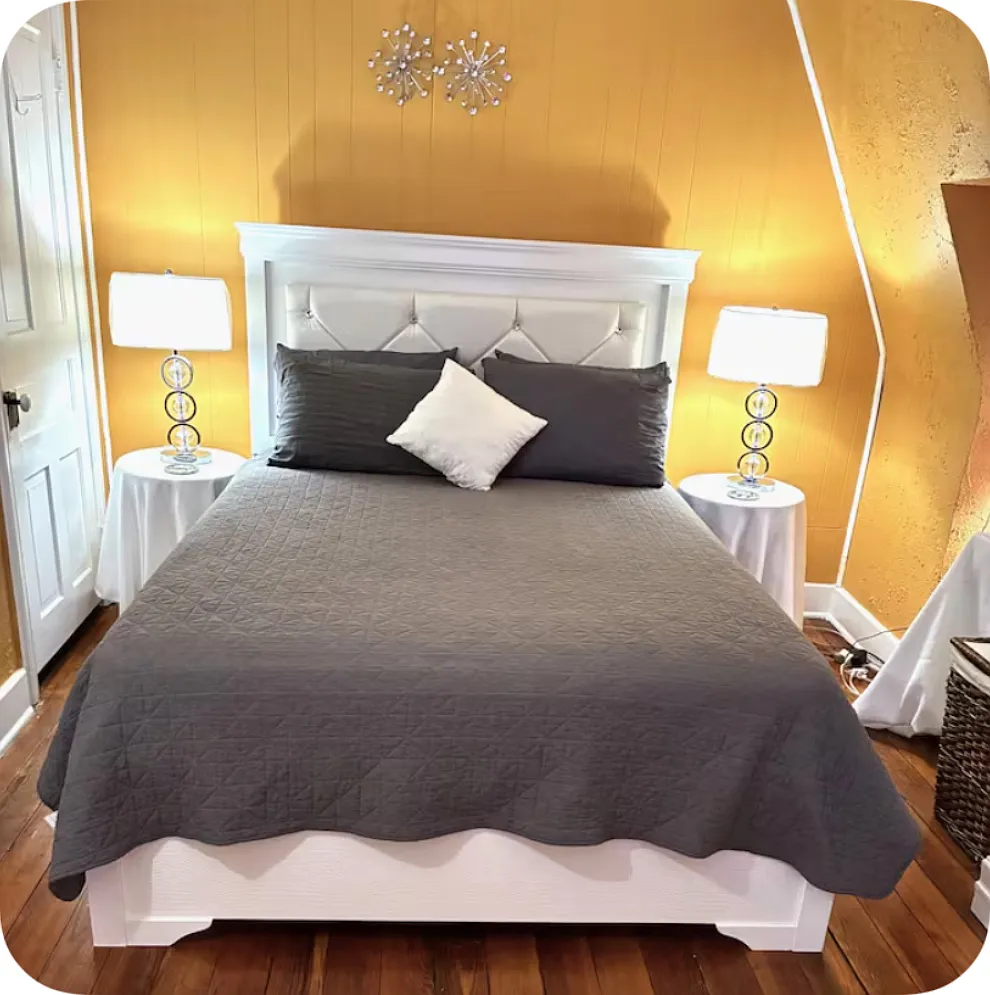 1 bed, $900 — Photo 1
