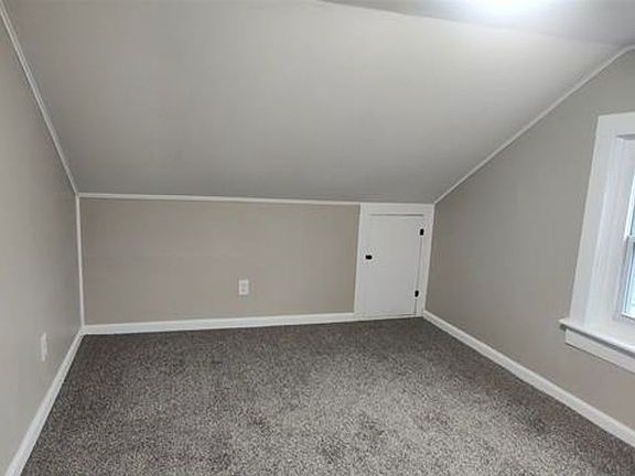 5th image of 2049 E 39th St