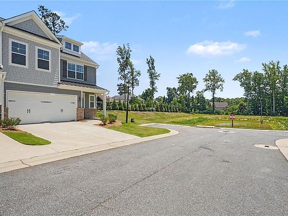 3rd image of 5000 Moonlight Ridge Dr