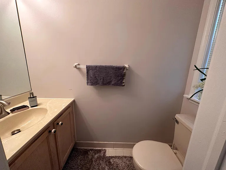 1073 Roseberry Ct — Photo 12