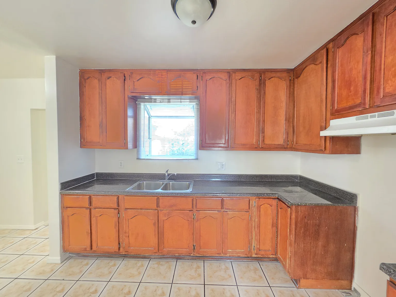 3 bed, 1800 sqft, $3,600 — Photo 4