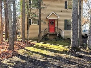 343 Lake Dr, Colonial Beach, VA 22443