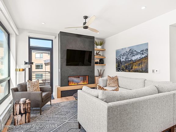 4th image of 119 Wood Rd #401