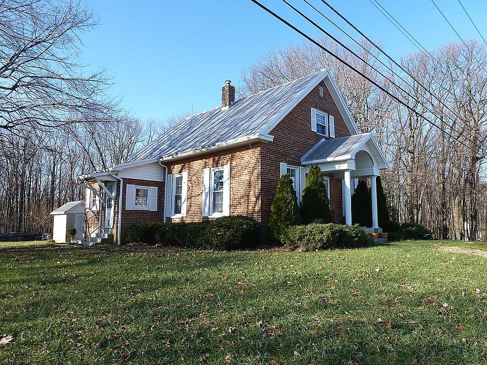 2nd image of 691 Hook Rd