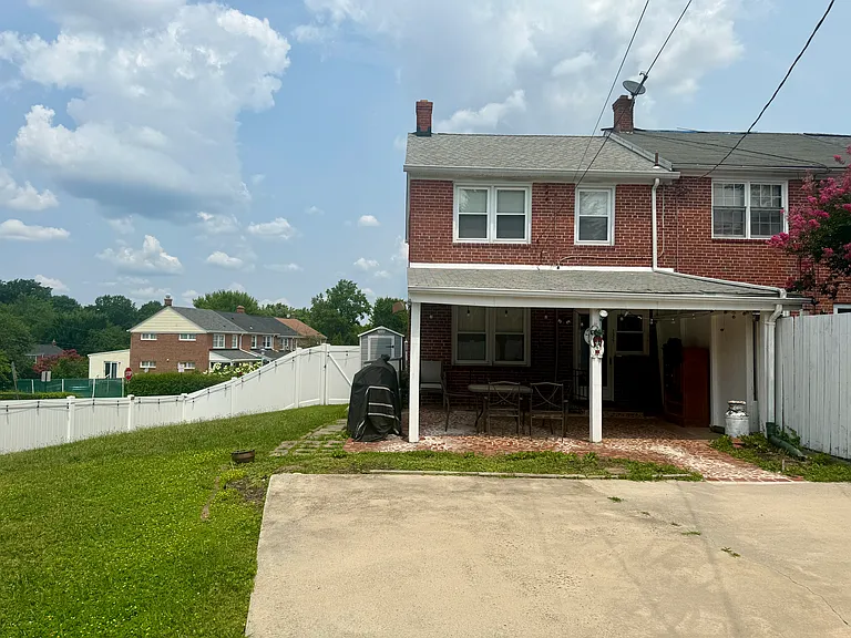 1327 Walker Ave — Photo 8