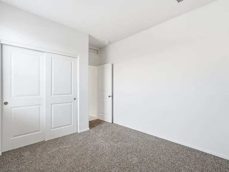 1575 E Fletcher Dr — Photo 16