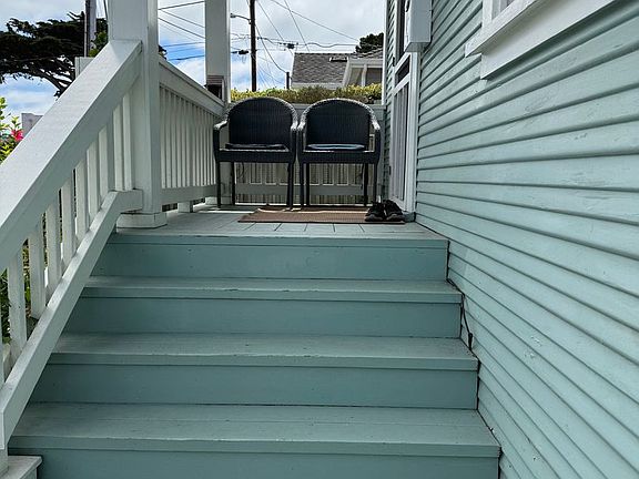 4th image of 276 Anita St