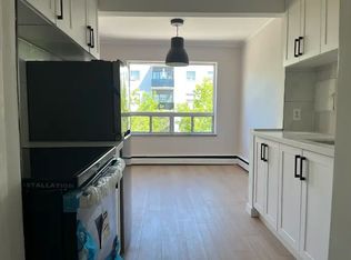 286 Saguenay Ave #1A, Oshawa, ON L1J 2M8