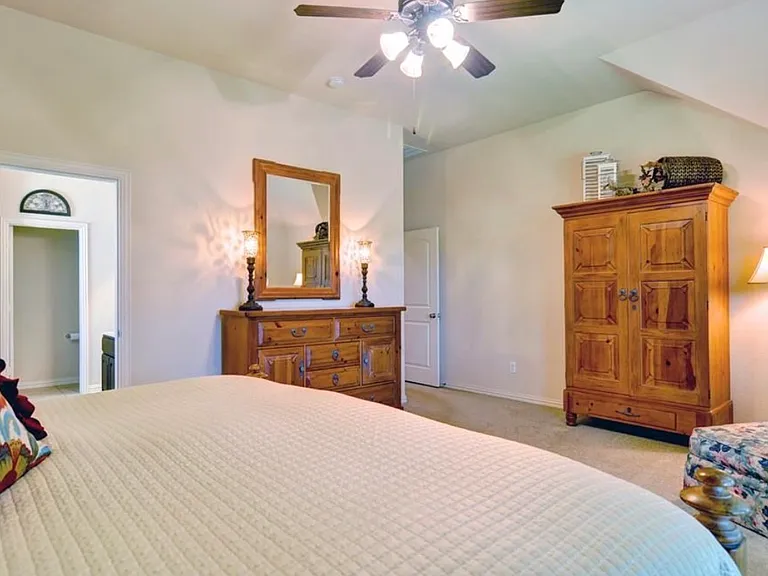 8100 Mountain Cedar Dr — Photo 12