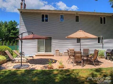 3rd image of 22 Greendale Ln