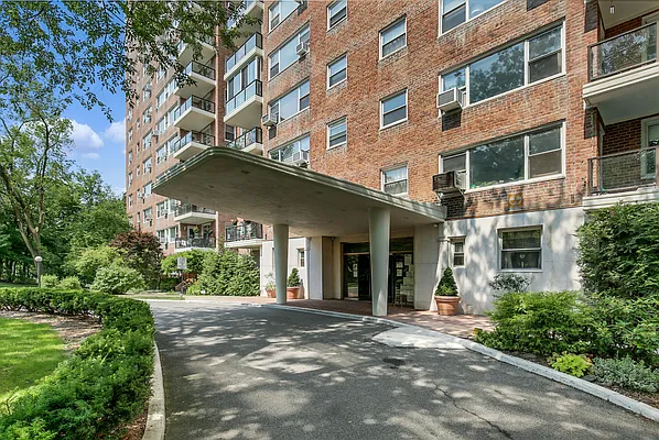 Sold by Coldwell Banker Realty | media 4