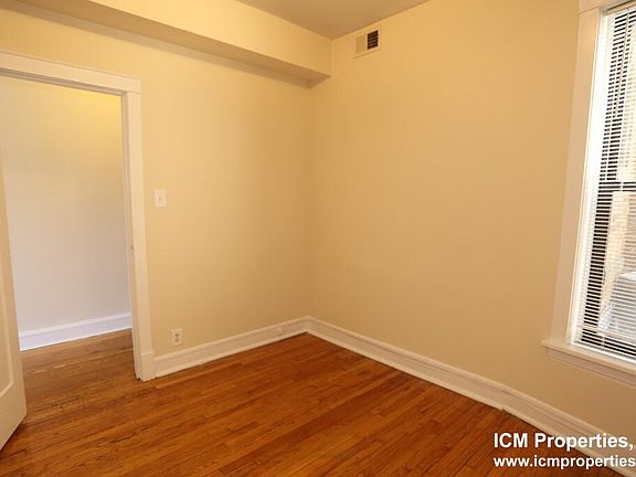 5th image of 3059 N Greenview Ave #2