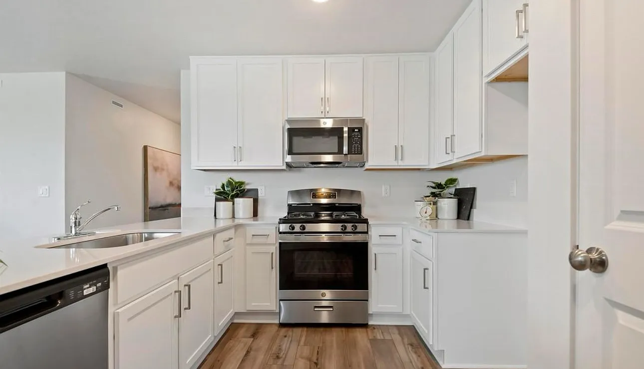 4 bed, 1667 sqft, $2,200 — Photo 4