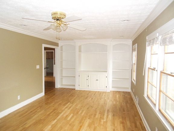 2nd image of 2711 Bankstone Dr SW