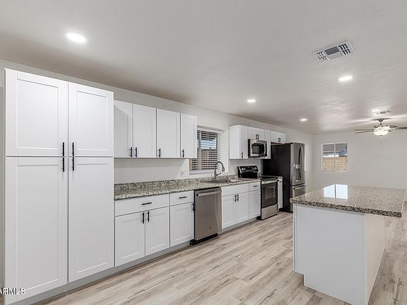 2nd image of 7226 W SUNNYSLOPE Lane
