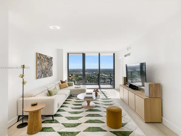121 NE 34th St Unit 2412, Miami, FL 33137