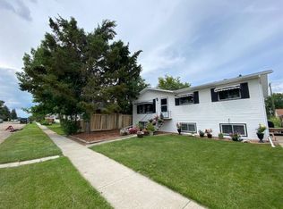 208 S 4th Ave W, Hanna, AB T0J1P0