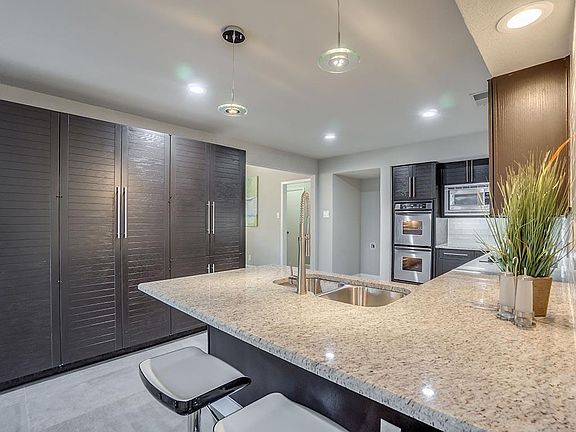 4th image of 4804 Meadowcreek Dr