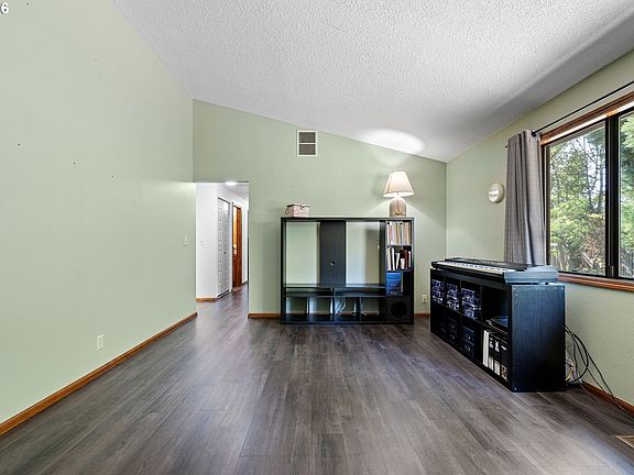 5th image of 25181 Cheney Dr