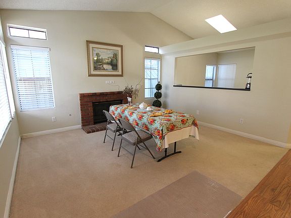 5th image of 25445 Knollwood Dr