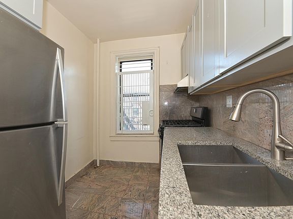 3rd image of 8840 144th St APT C2
