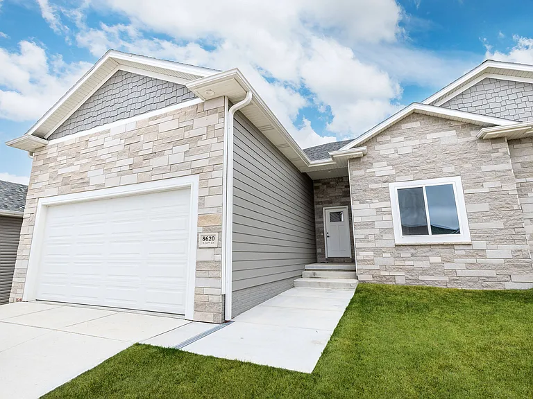 8620 S 50th Ct — Photo 43