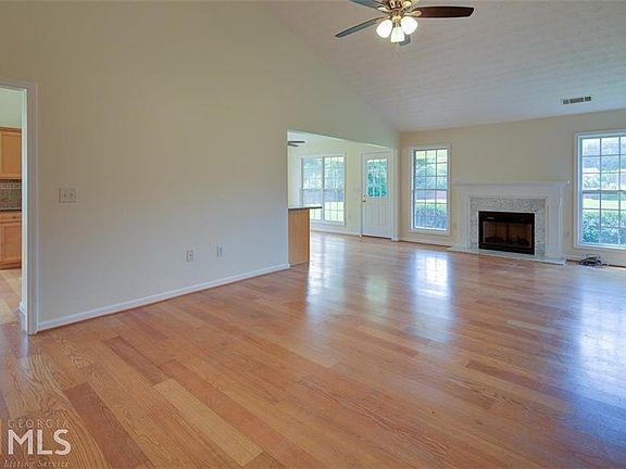 2nd image of 254 Meadowcreek Dr